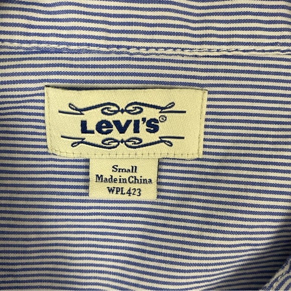 Levi's Pinstripe Button Up Shirt Cotton Button Tab Sleeves and Cuff Sz Small - Picture 5 of 8